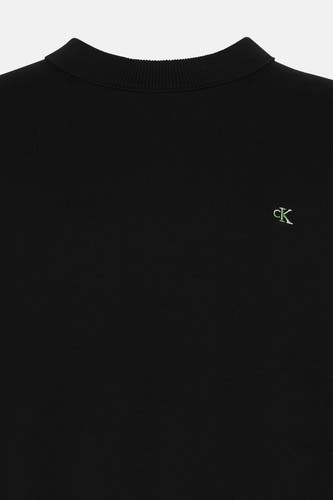 Sweat-shirt noir Calvin Klein avec des manches longues et une texture finement tricotée, doté d'un détail de logo.