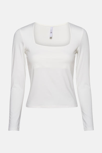 T-shirt blanc à manches longues de HAILYS, avec une encolure carrée.