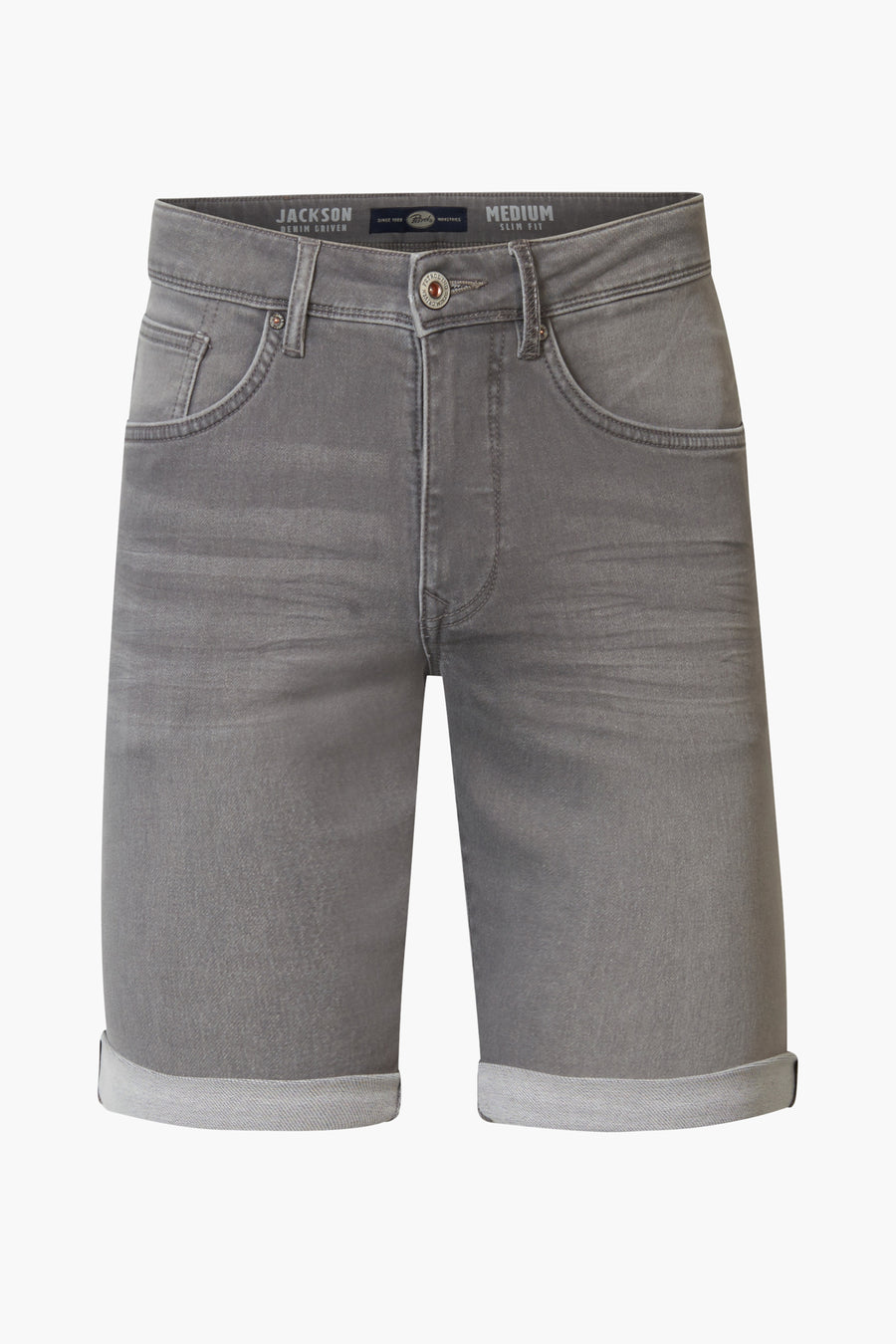 Jean court gris clair de Petrol Industries, vu de l'arrière avec des poches et des jambes repliées.