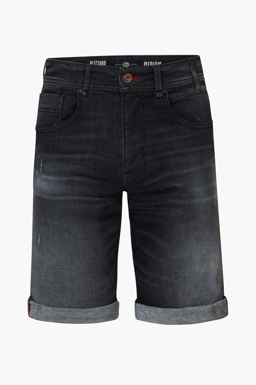 Zwarte denim short met opgerolde pijpen.