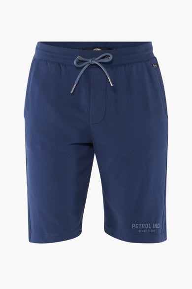 Short bleu de Petrol Industries, avec cordon et impression de logo en bas.