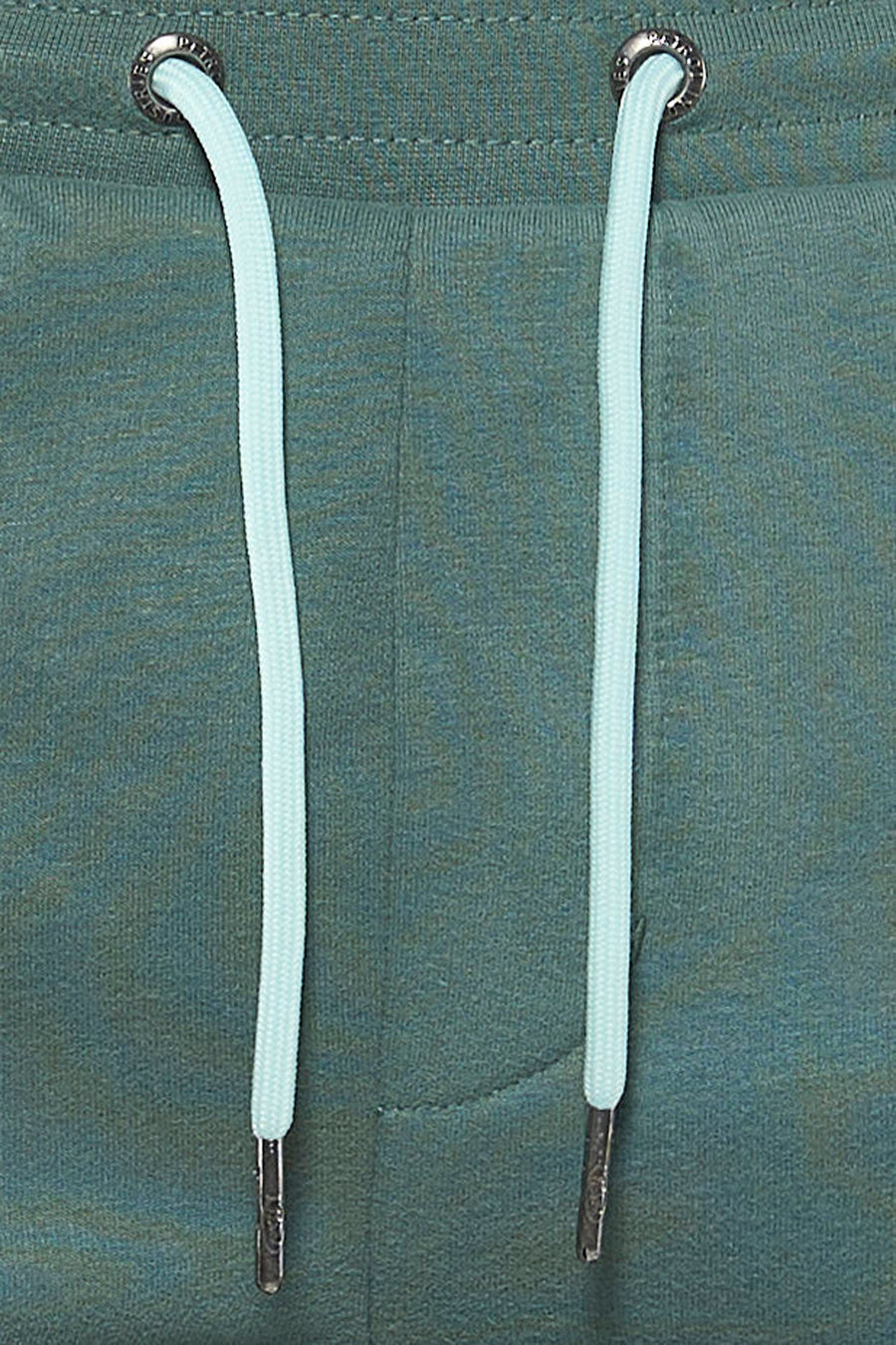 Short vert de Petrol Industries® avec cordons de serrage bleu clair et embouts métalliques.
