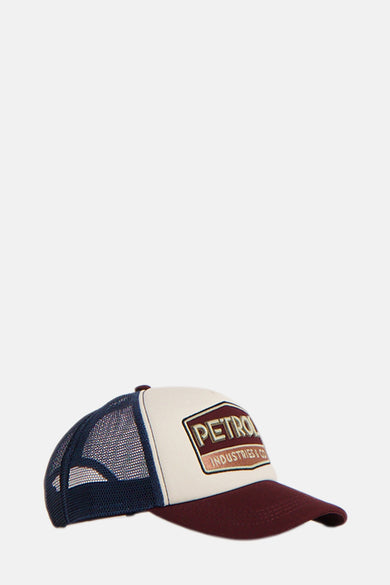Casquette multicolore de Petrol Industries avec panneaux en mesh et logo brodé.