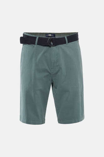 Short vert de Petrol Industries®, avec poche arrière et fermeture à boutons.