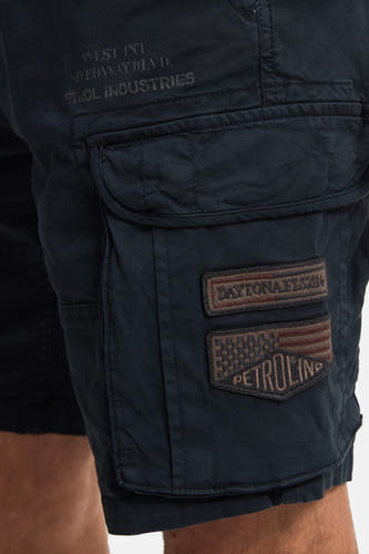 Shorts noirs de Petrol Industries avec poches et logo brodé.