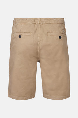 Short beige de Petrol Industries avec des poches arrière et une ceinture élastique.