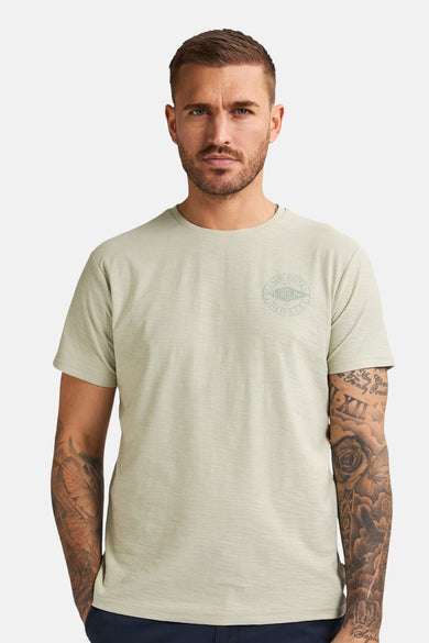 T-shirt vert avec manches courtes de Petrol Industries®, avec une petite impression sur la poitrine.