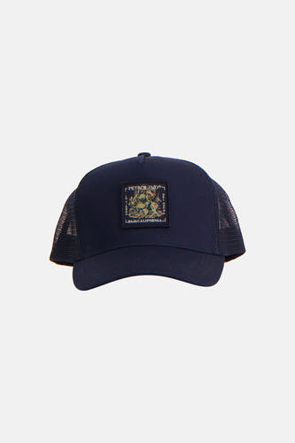 Casquette bleue de Petrol Industries, avec dos en mesh et sangle réglable.