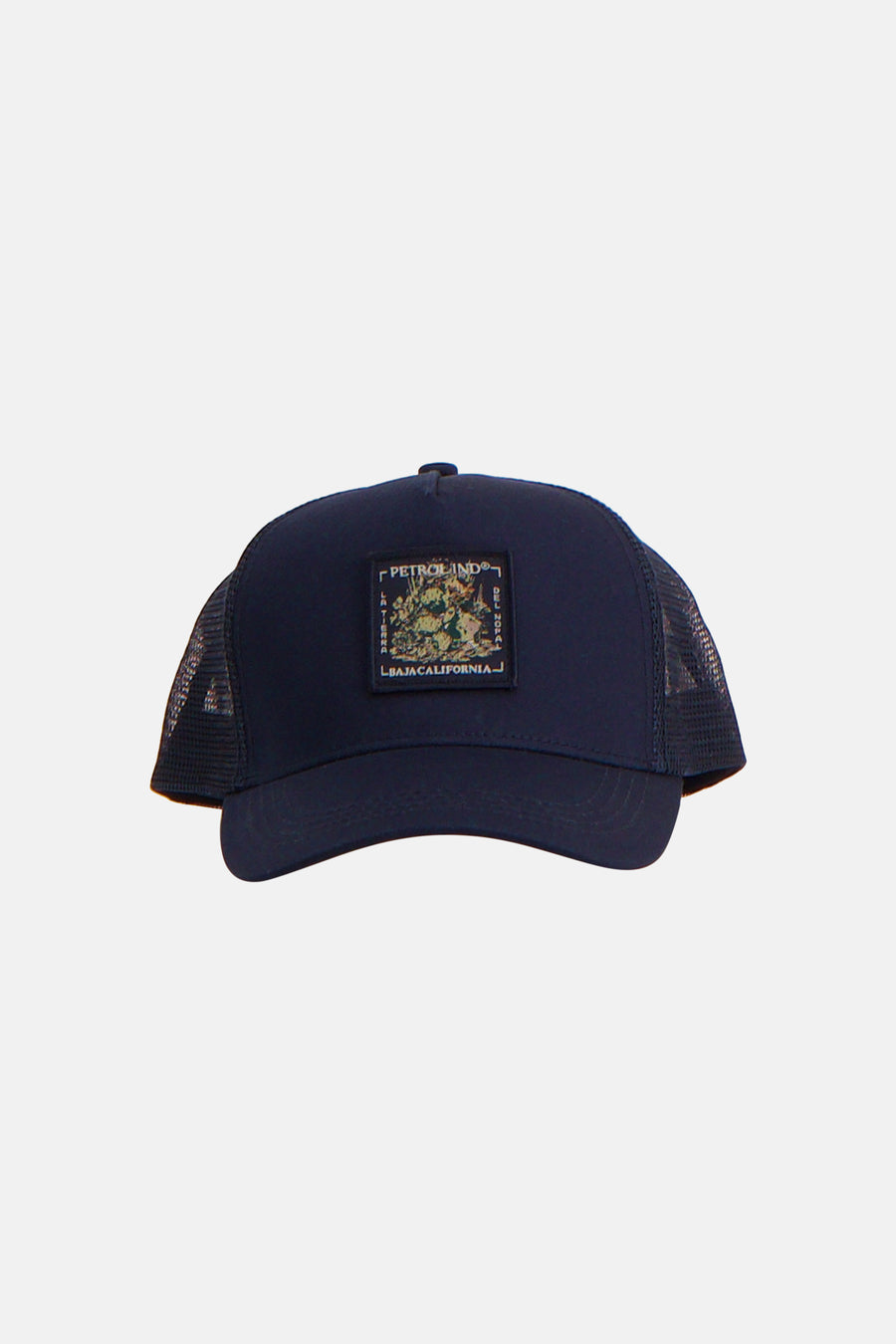 Casquette bleue de Petrol Industries, avec dos en mesh et sangle réglable.
