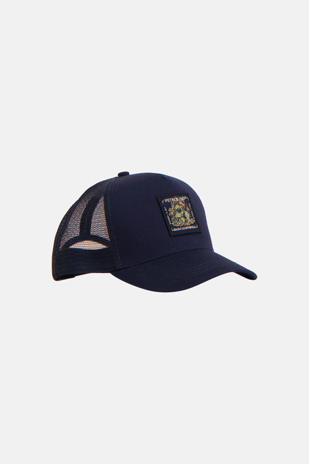 Casquette bleue de Petrol Industries, avec dos en mesh et écusson carré.