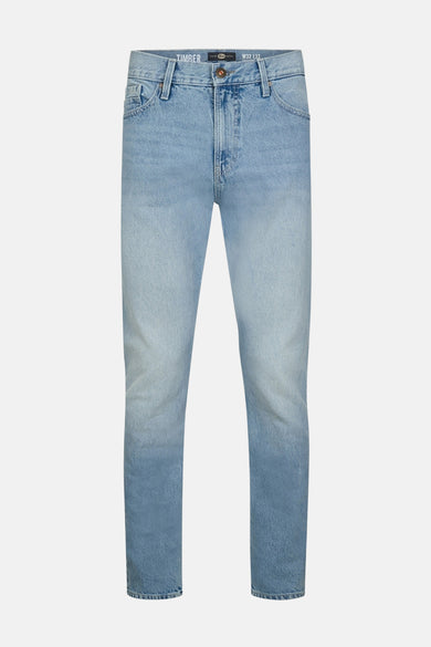 Jean tapered en denim bleu clair de Petrol Industries® avec une subtile transition de couleurs.