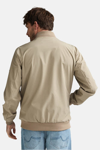 Manteau court beige de Petrol Industries® à manches longues, vu de dos.