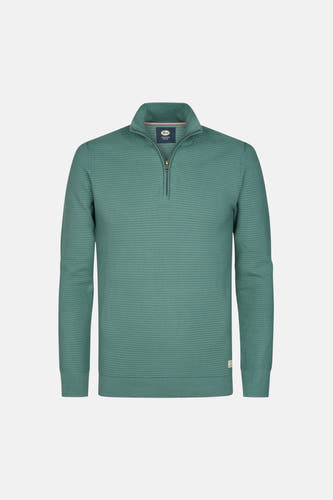T-shirt vert avec col rond de Petrol Industries, avec une fermeture éclair à moitié et une subtile structure en côtes.