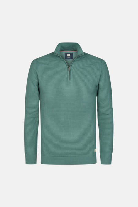 T-shirt vert avec col rond de Petrol Industries, avec une fermeture éclair à moitié et une subtile structure en côtes.
