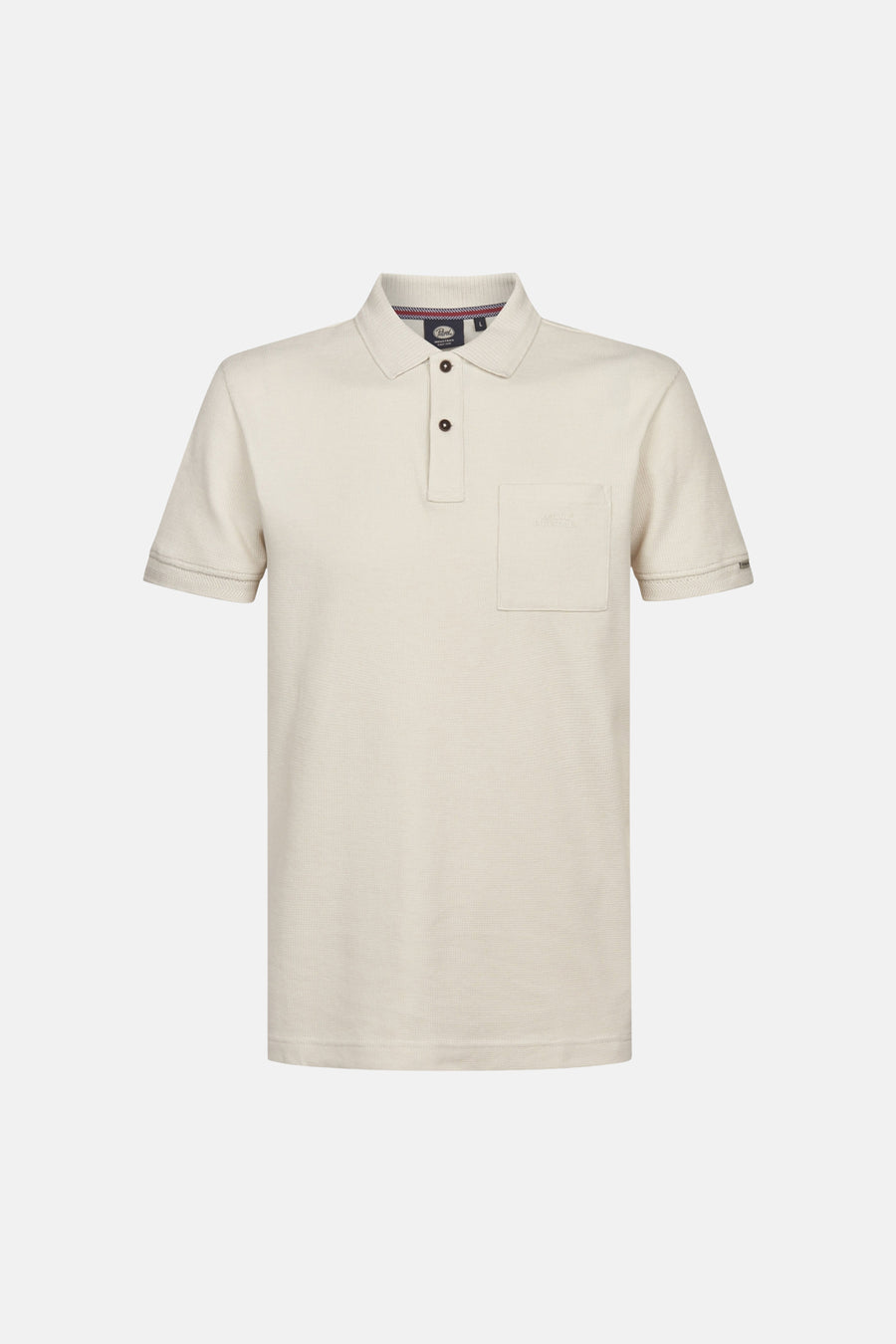 Polo écru à manches courtes de Petrol Industries® avec poche poitrine et fermeture à boutons.