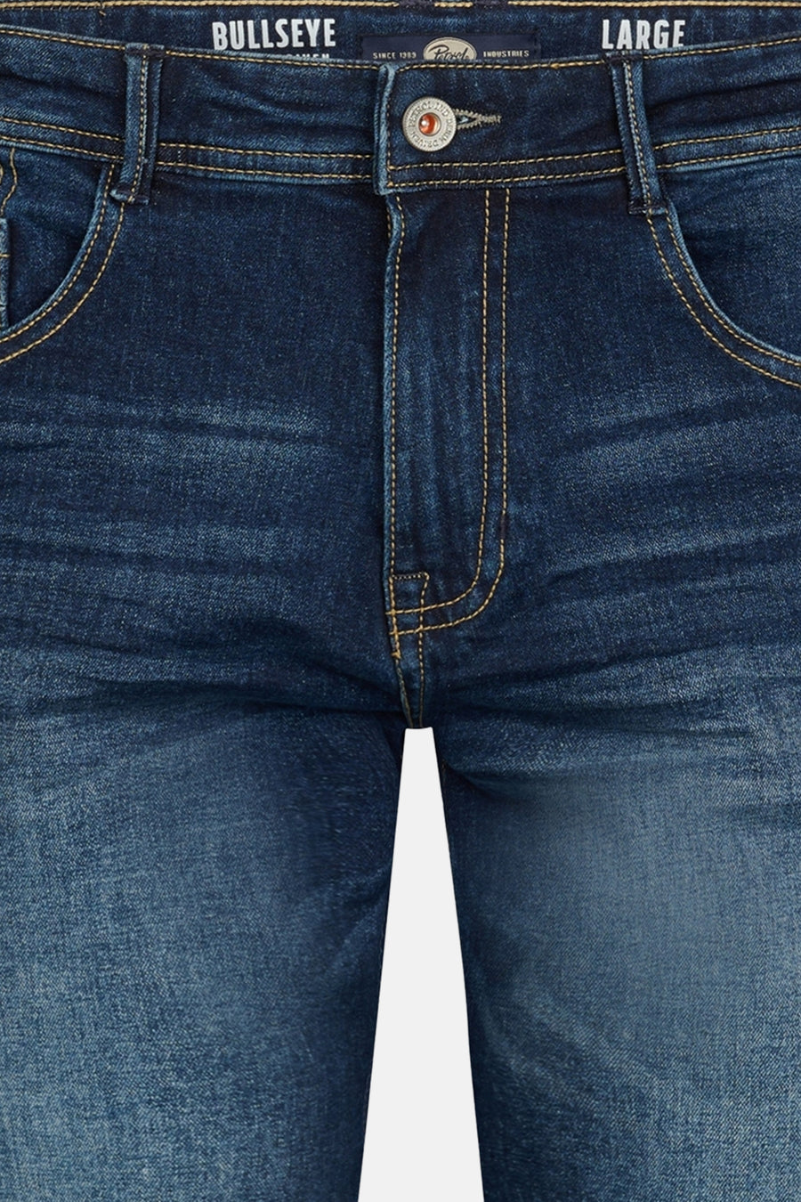 Donkerblauwe jeansshort van denim van Petrol Industries, met contrasterende stiksels en een merkknop.