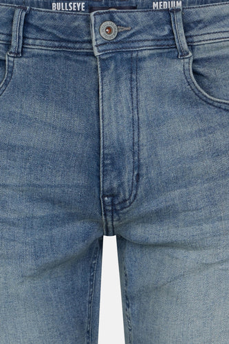 Lichtblauwe jeansshort van Petrol Industries, met een stonewash effect en subtiele stiksels.