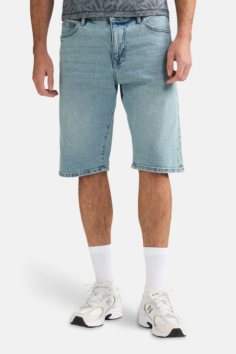 Short - light blue denim