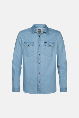 Lichtblauwe denim jeansjas van Petrol Industries met lange mouwen, knoopsluiting en twee borstzakken.
