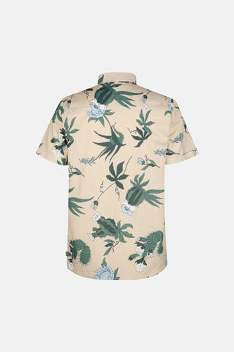 Chemise multicolore à manches courtes de Petrol Industries® avec une impression botanique et un col.