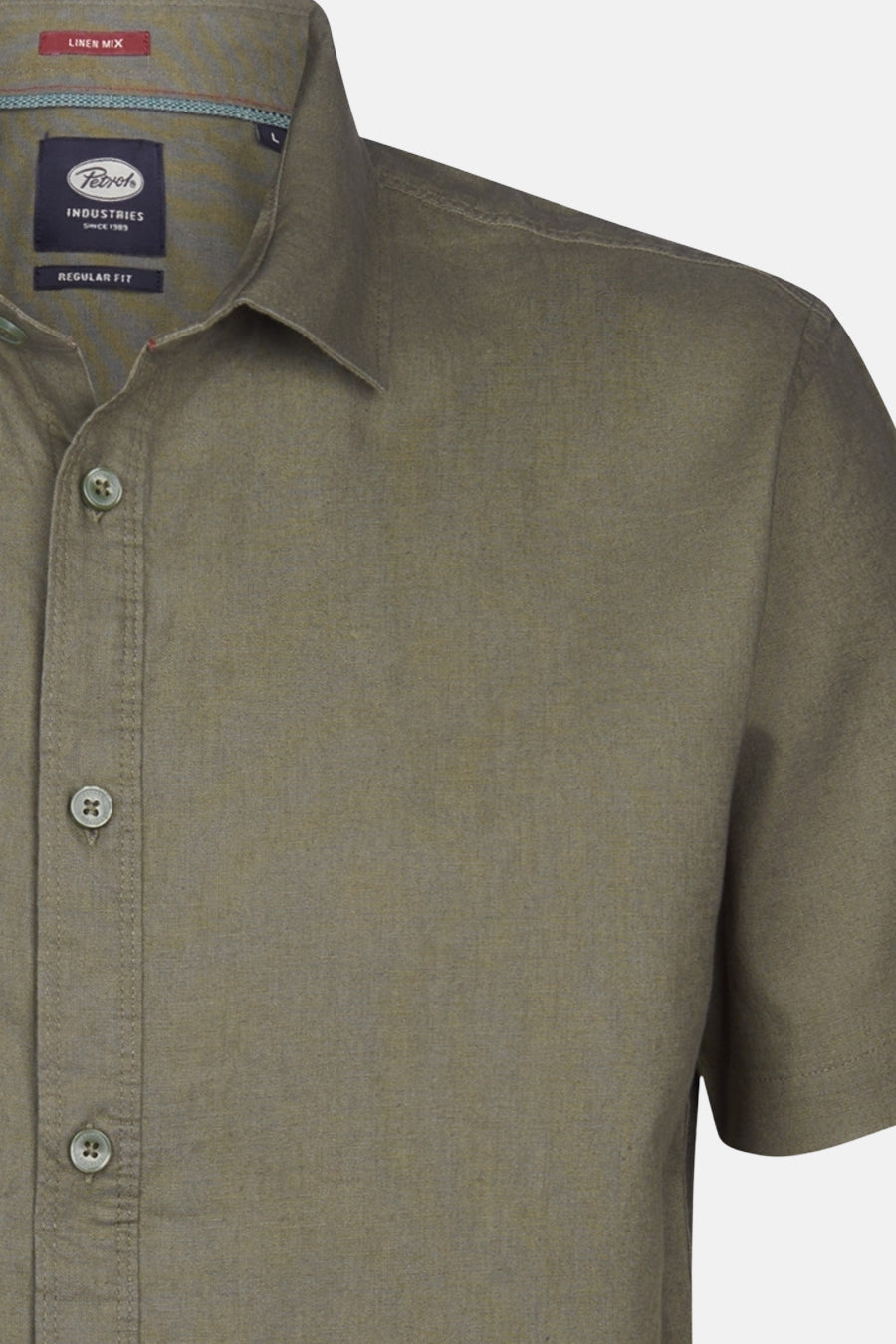 Chemise en mélange de lin vert de Petrol Industries à manches courtes et fermeture boutonnée.
