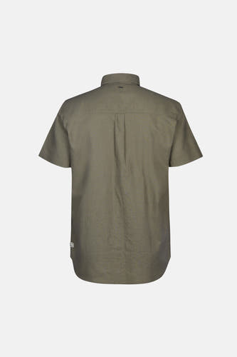 Chemise verte à manches courtes de Petrol Industries®, vue de dos, avec un pli unique au milieu.