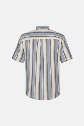 Chemise rayée bleue à manches courtes de Petrol Industries, avec une rayure verticale et une coupe normale.