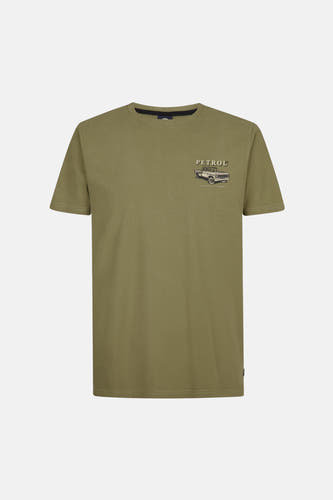 T-shirt vert avec manches courtes de Petrol Industries® avec un imprimé d'une voiture sur la poitrine.