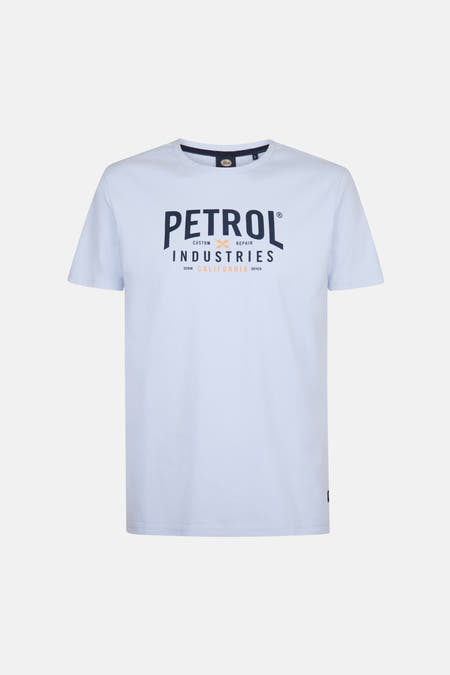 T-shirt bleu à manches courtes de Petrol Industries, avec un imprimé texte sur l'avant.