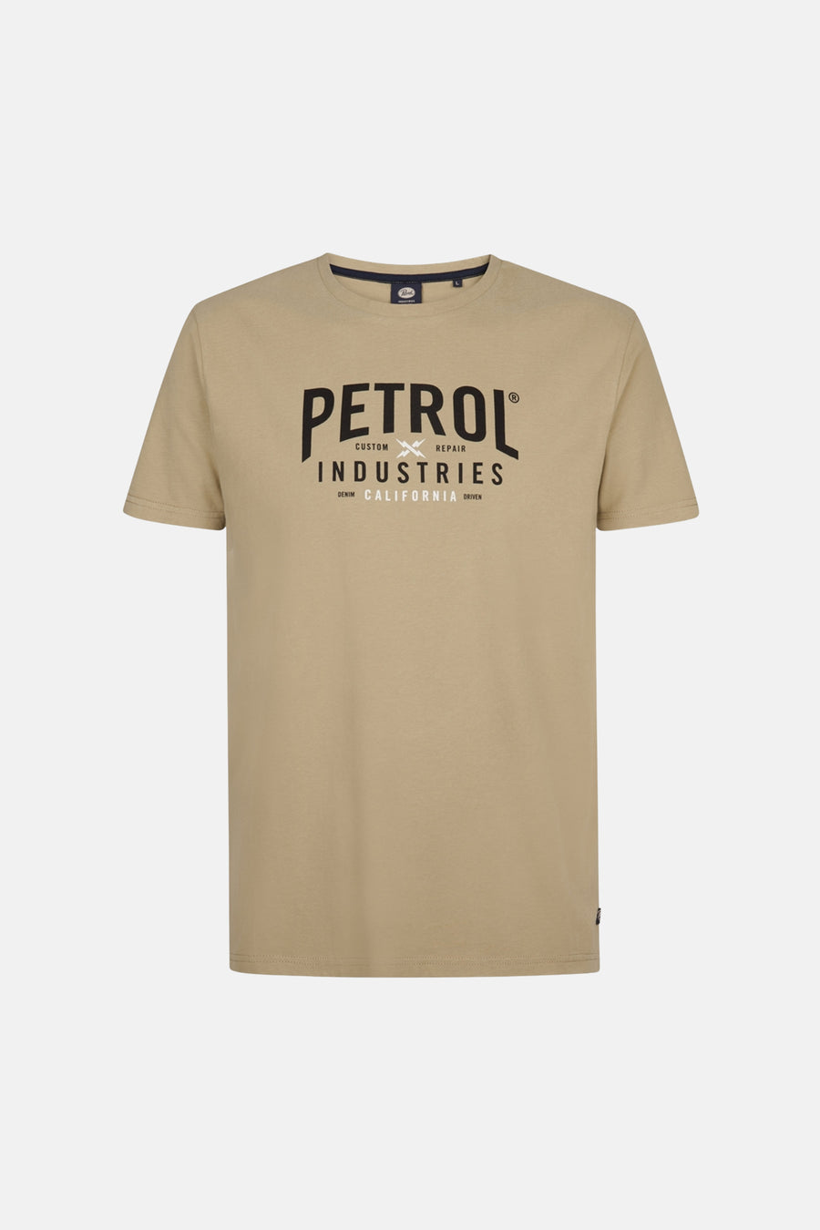 T-shirt beige à manches courtes de Petrol Industries, avec impression de texte noire sur l'avant.