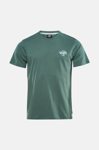 T-shirt vert à manches courtes de Petrol Industries®, avec un petit imprimé et à combiner avec un jean et des chaussures en daim.