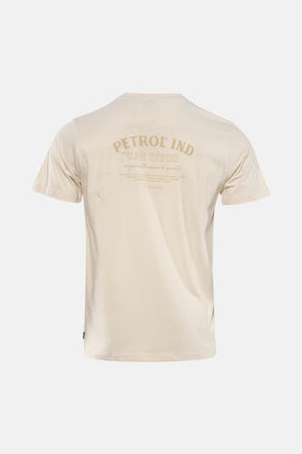 T-shirt écru à manches courtes de Petrol Industries, avec imprimé texte au dos.
