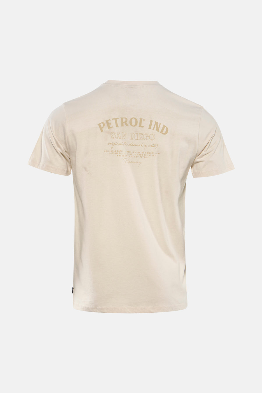T-shirt écru à manches courtes de Petrol Industries, avec imprimé texte au dos.