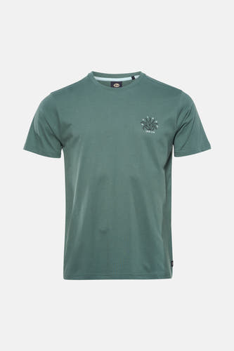 T-shirt vert à manches courtes de Petrol Industries, avec un petit imprimé graphique sur la poitrine.