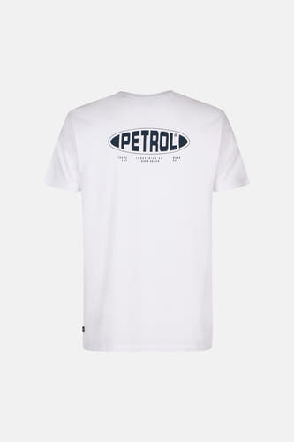 T-shirt blanc à manches courtes de Petrol Industries, avec logo bleu sur le dos.