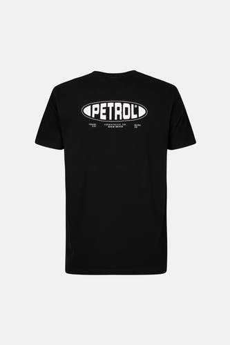 T-shirt noir à manches courtes de Petrol Industries®, avec un grand imprimé logo blanc au dos.
