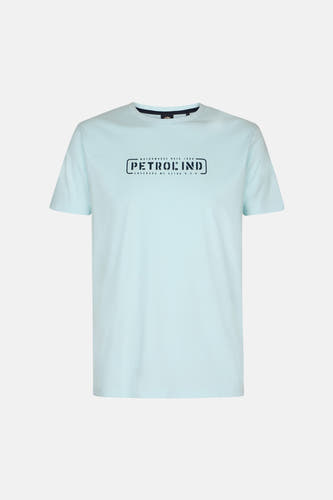 T-shirt vert avec manches courtes de Petrol Industries, avec une impression de logo sur la poitrine.