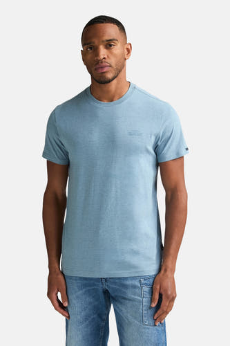 T-shirt bleu à manches courtes de Petrol Industries, avec un logo imprimé sur la poitrine.
