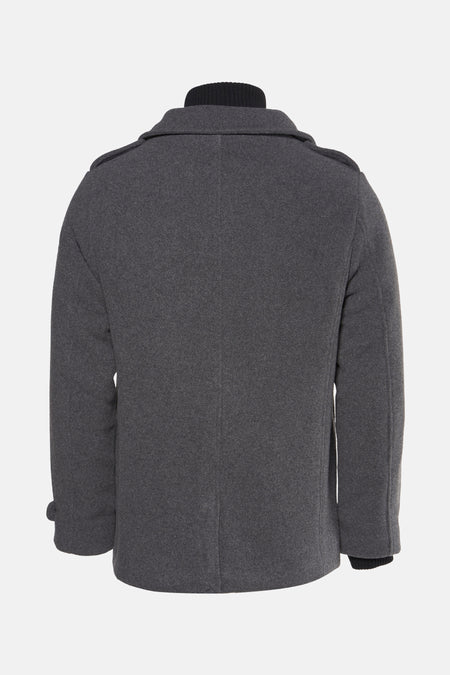 Veste grise de Petrol Industries, avec des détails comme des épaulettes et un col, vue de l'arrière.