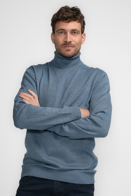 Veste bleue de Petrol Industries avec une texture fine et des manches longues.