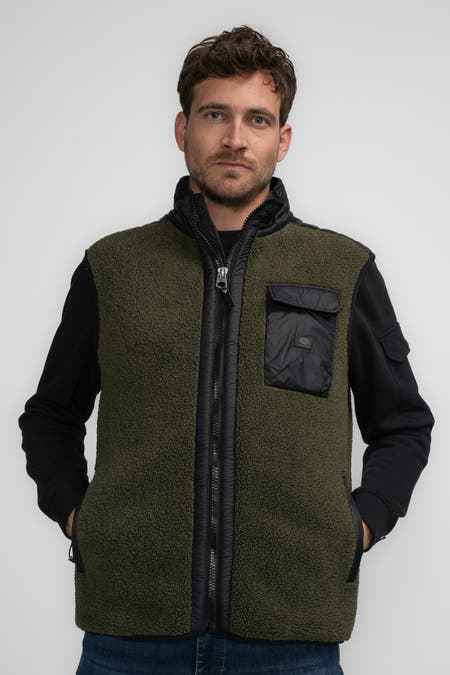 Gilet vert de Petrol Industries Industries avecres no no et et et et fer la.