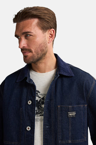Veste en jeans bleu de Petrol Industries, avec des manches longues et une poche po poitrine brodée.