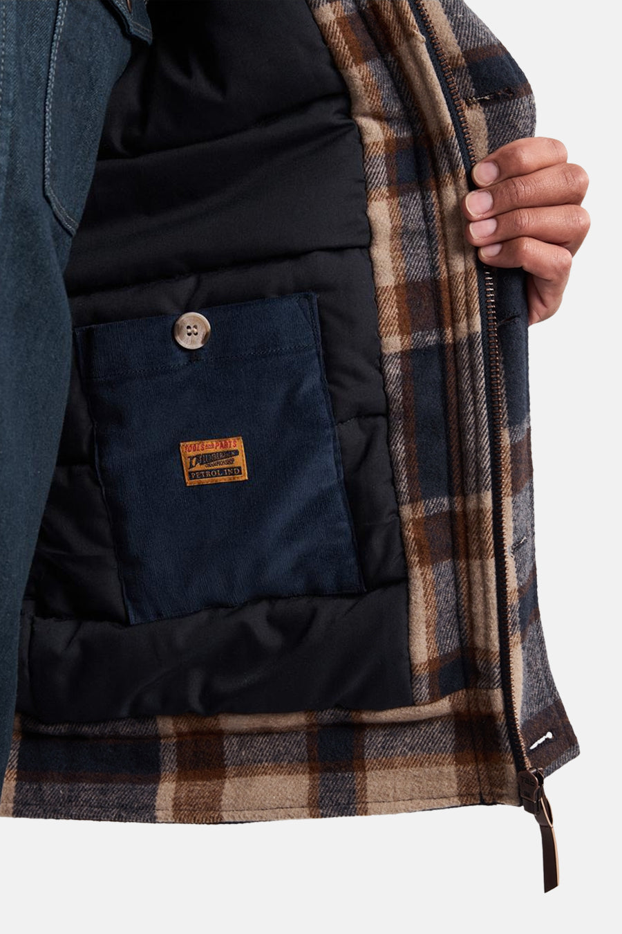 Veste courte multicolore de Petrol Industries avec un extérieur côtelé et une doublure brodée.