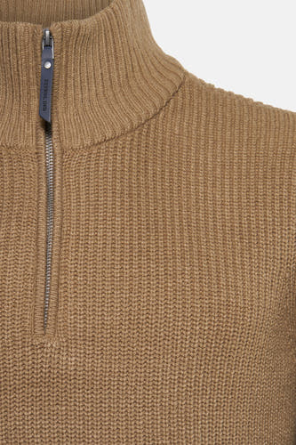 Pull marron avec col rond de Petrol Industries, avec fermeture à glissière et détails côtelés.