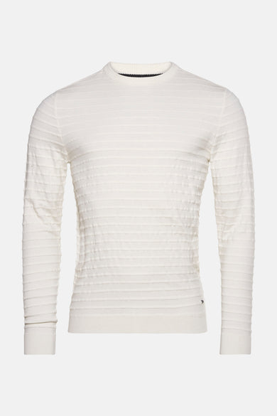 Pull-over blanc avec col rond de Petrol Industries®, doté d'un motif subtilement côtelé.