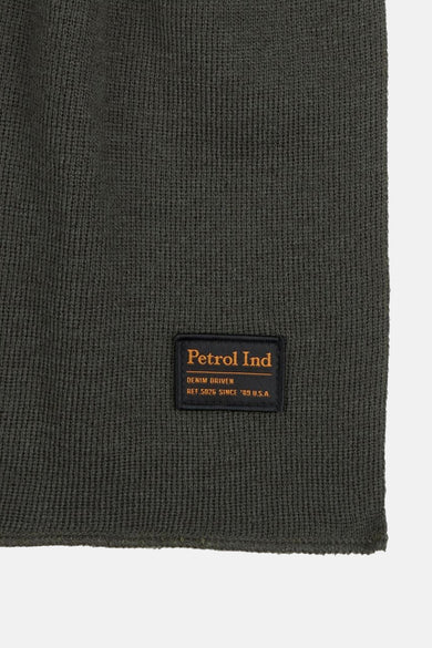 Manteau d'hiver vert de Petrol Industries, avec une texture tricotée et un étiquette no marque noire.