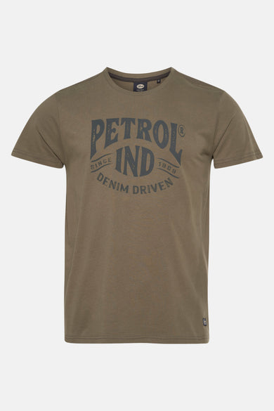T-shirt vert avec manches courtes de Petrol Industries, avec un logo du marque imprimé.