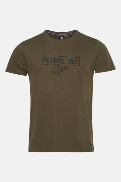 T-shirt vert avec manches courtes de Petrol Industries, avec une impression sombre sur l'avant.