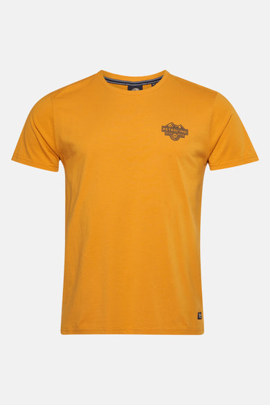 Geel T-shirt met korte mouwen van Petrol Industries, met een kleine grafische print op de borst.