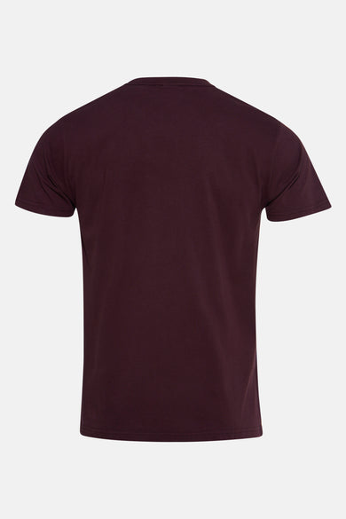 T-shirt Bordeaux à manches courtes de Petrol Industries®, vue arrière sur un fond uni.